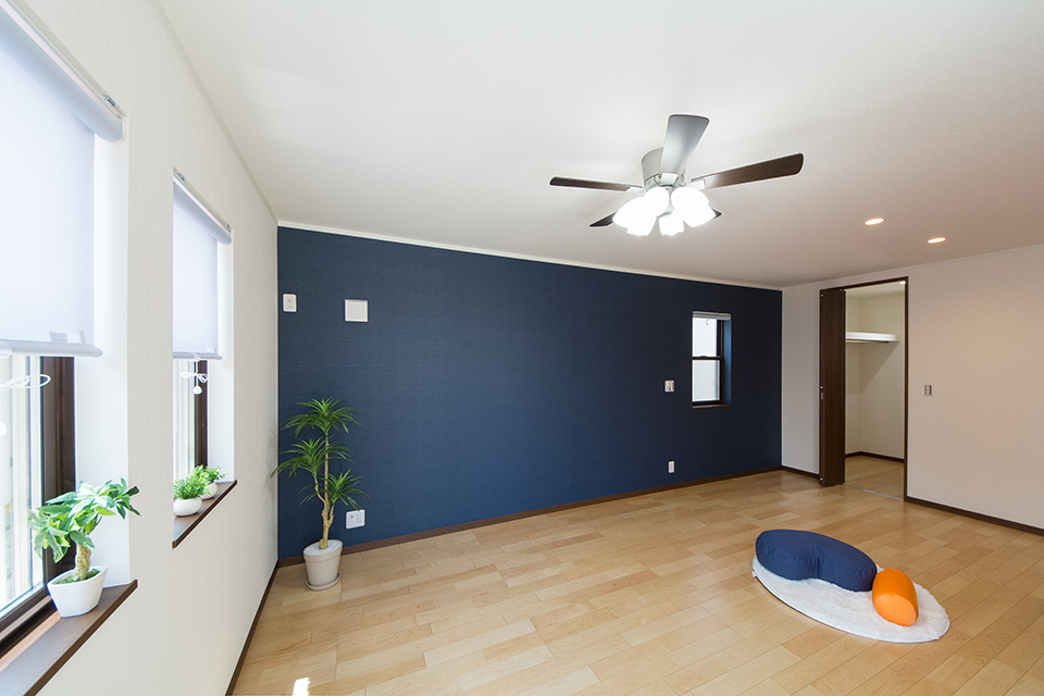 2階主寝室にもインテリアファンを設置。空気の流れで快適な居住空間を可能に。