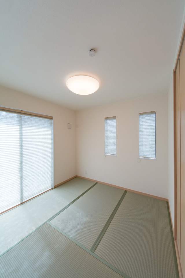 畳のさわやかなグリーンが空間を彩る1階畳敷きスペース。