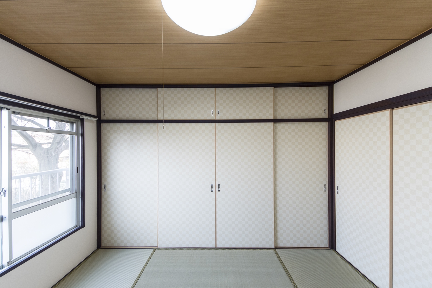 和室③／天井と壁紙を全面に張替え、明るく清潔感のある空間に。